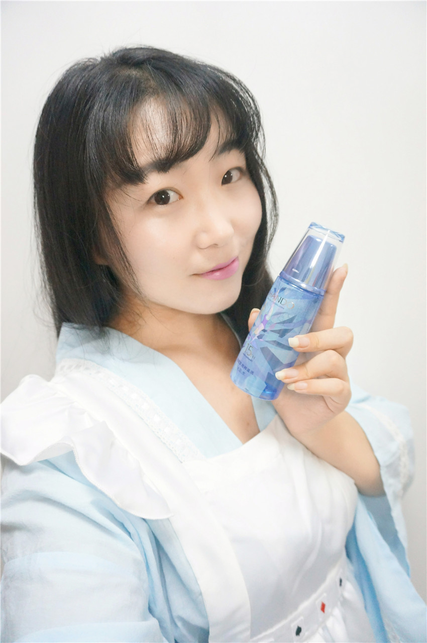 自然堂蓝瓶补水保湿水乳,适合油肌肤夏天用的自然堂冰肌水