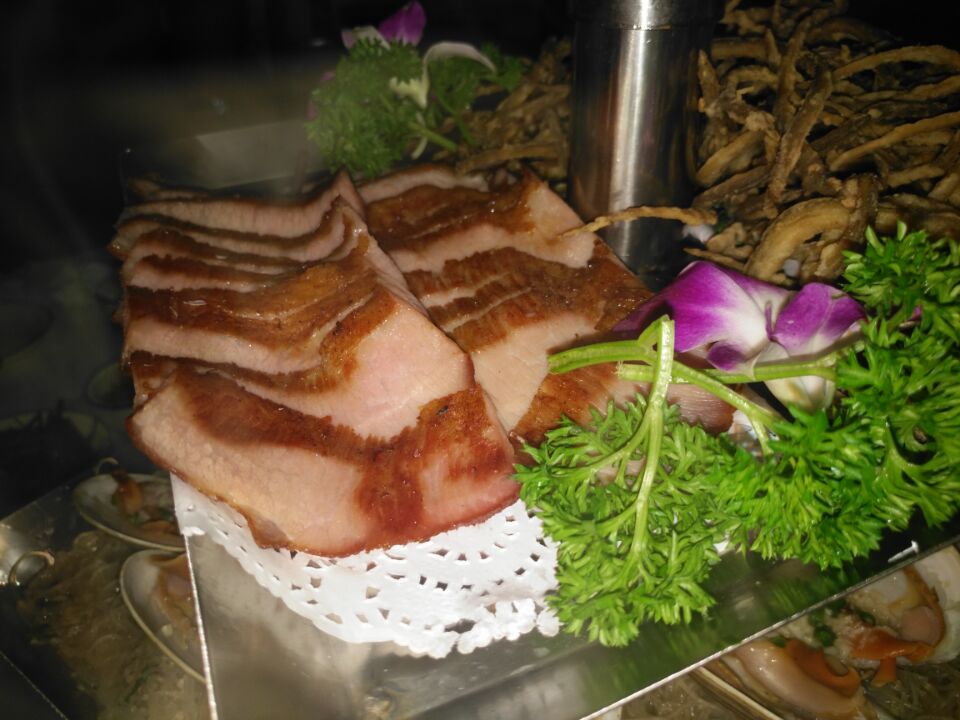 多变揽鲜又出新招：海鲜火锅霸王锅后这次出个五层塔！