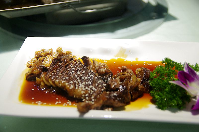 多变揽鲜又出新招：海鲜火锅霸王锅后这次出个五层塔！