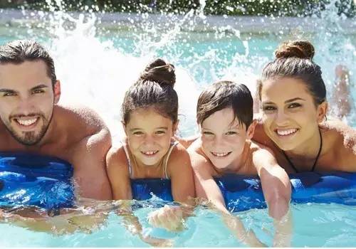 游泳眼睛红预防,游泳后点眼药水预防眼病对吗