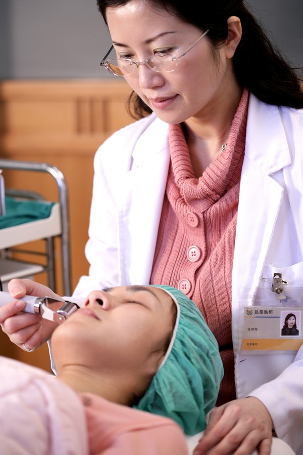 痘印痘坑怎么去除最有效的方法,男士痘坑痘印修复的最佳方法