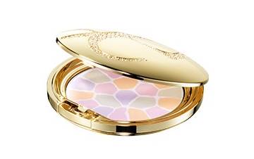 为了女儿卖化妆品,为了买东西什么话都敢说