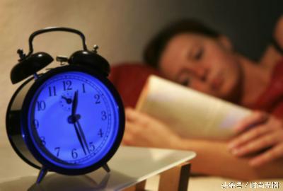 30多还长痘是咋回事,30多岁女人脸上还长痘是什么原因