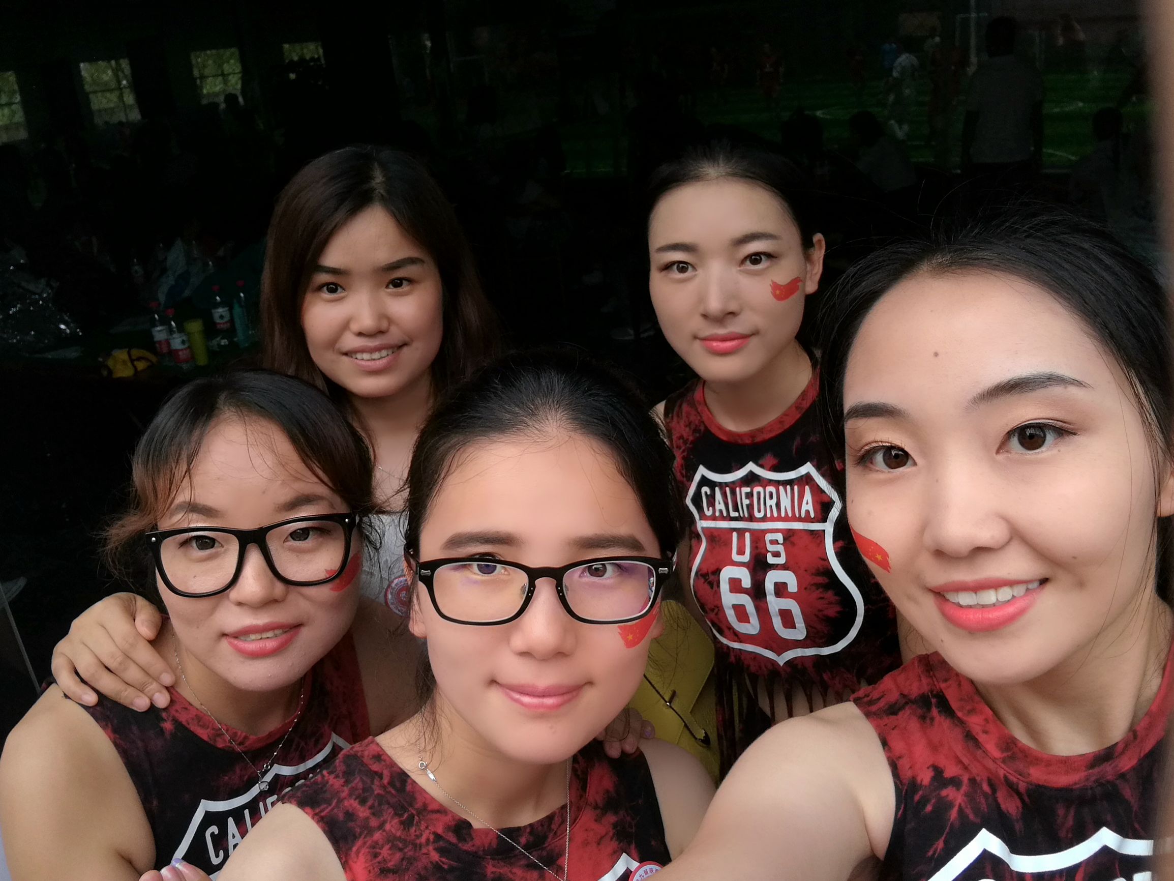 绿荫赛场战意浓和君学子情谊深--“梵恩诗杯”和君陕西足球赛