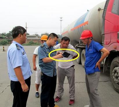 驾驶员上岗证报名费,驾驶员从业资格证办理条件