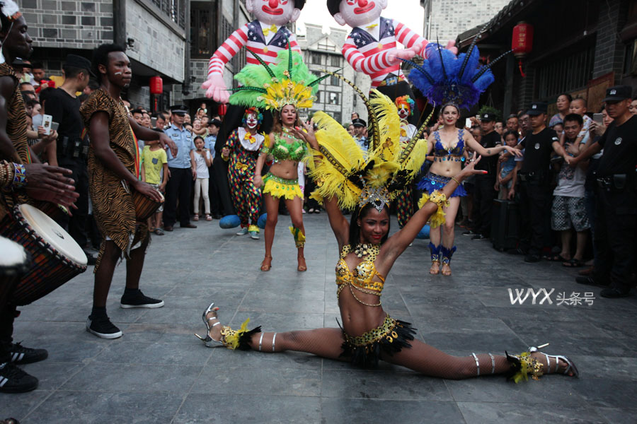 这个夏天巴西激情桑巴火了连山城小镇都是火辣辣的巴西女郎