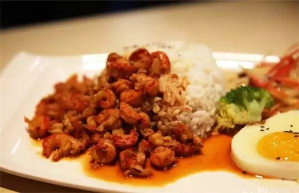 西安钟楼附近四星酒店推荐,西安钟楼附近高档饭店推荐