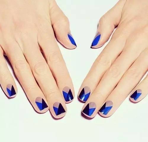 有了这个手残辅助小能手，涂完的指甲绝对可以晒朋友圈！