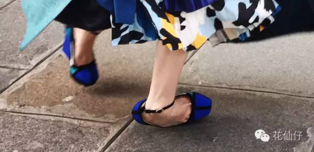 一穿高跟鞋走路就外八怎么办,一穿高跟鞋就o型腿怎么办