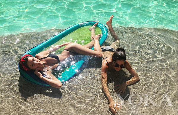 爱上游泳但别让漂*粉白**的干*爱涩**上你