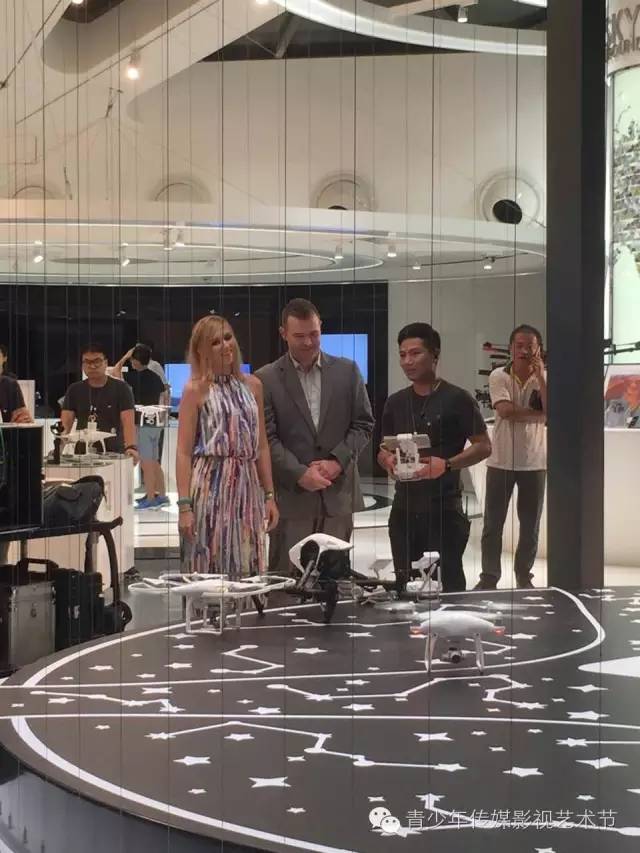 看这里！哇咔咔《南山区形象宣传片》之友情出演篇