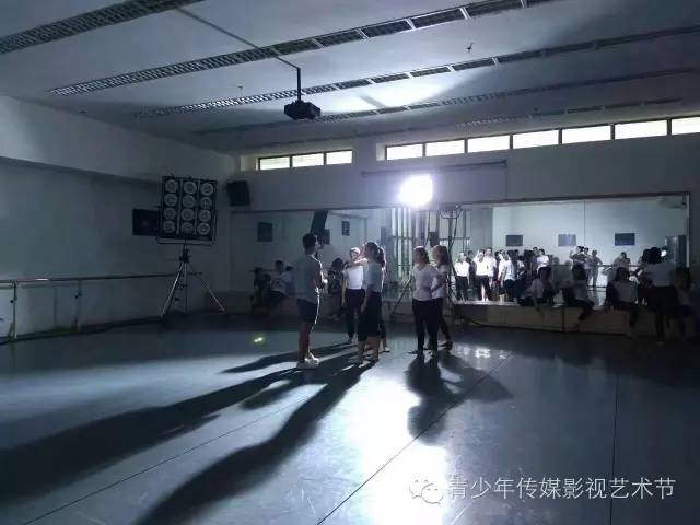 看这里！哇咔咔《南山区形象宣传片》之友情出演篇