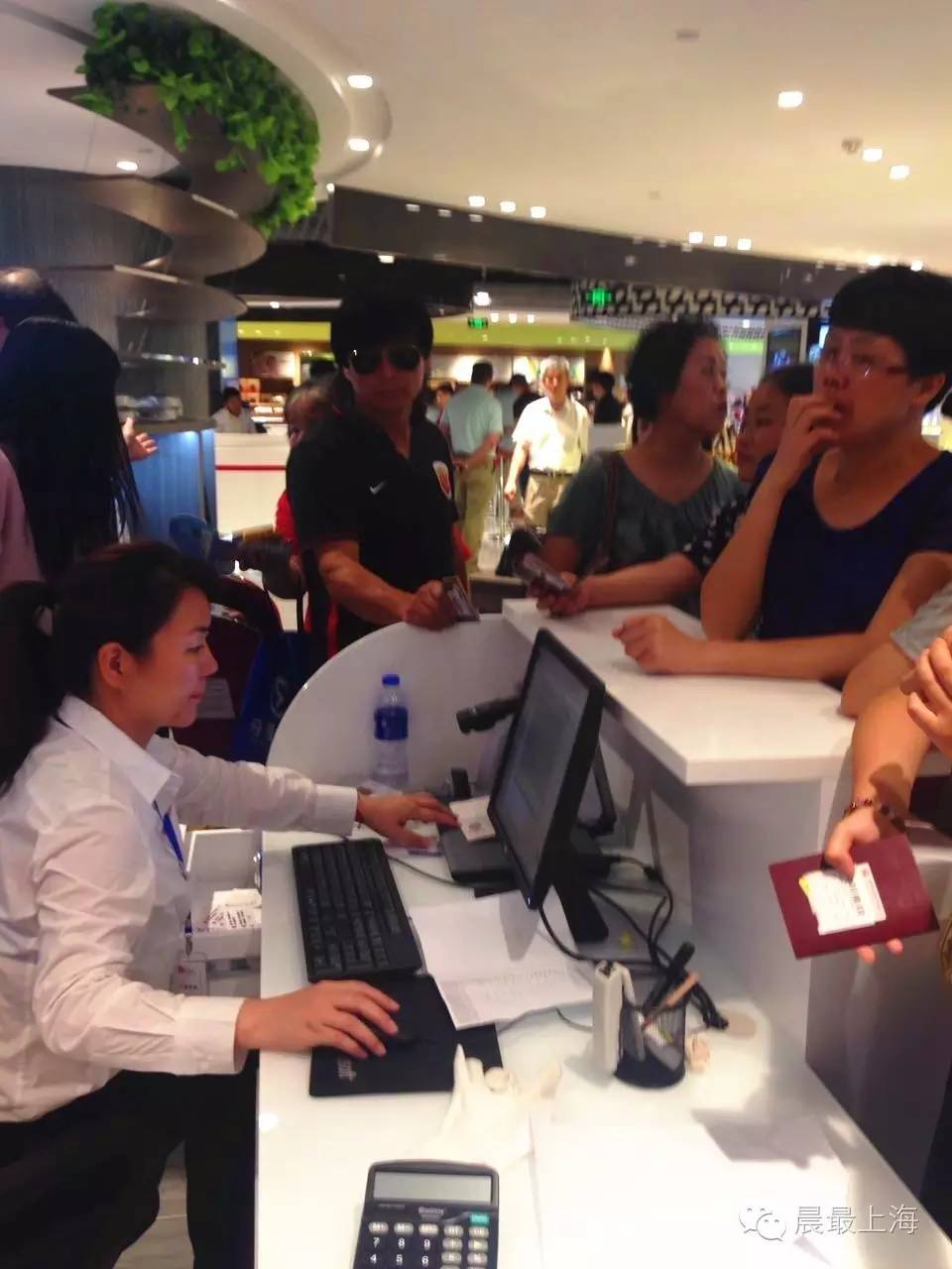 探门路|用尽体内洪荒之力，终于进入中服免税店，结果