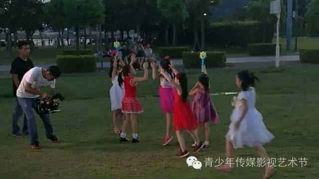 看这里！哇咔咔《南山区形象宣传片》之友情出演篇