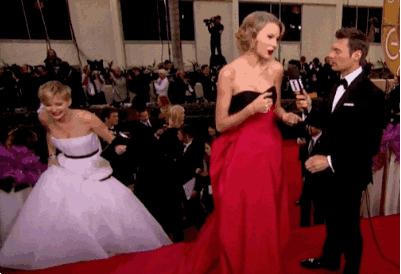 一穿高跟鞋走路就外八怎么办,一穿高跟鞋就o型腿怎么办