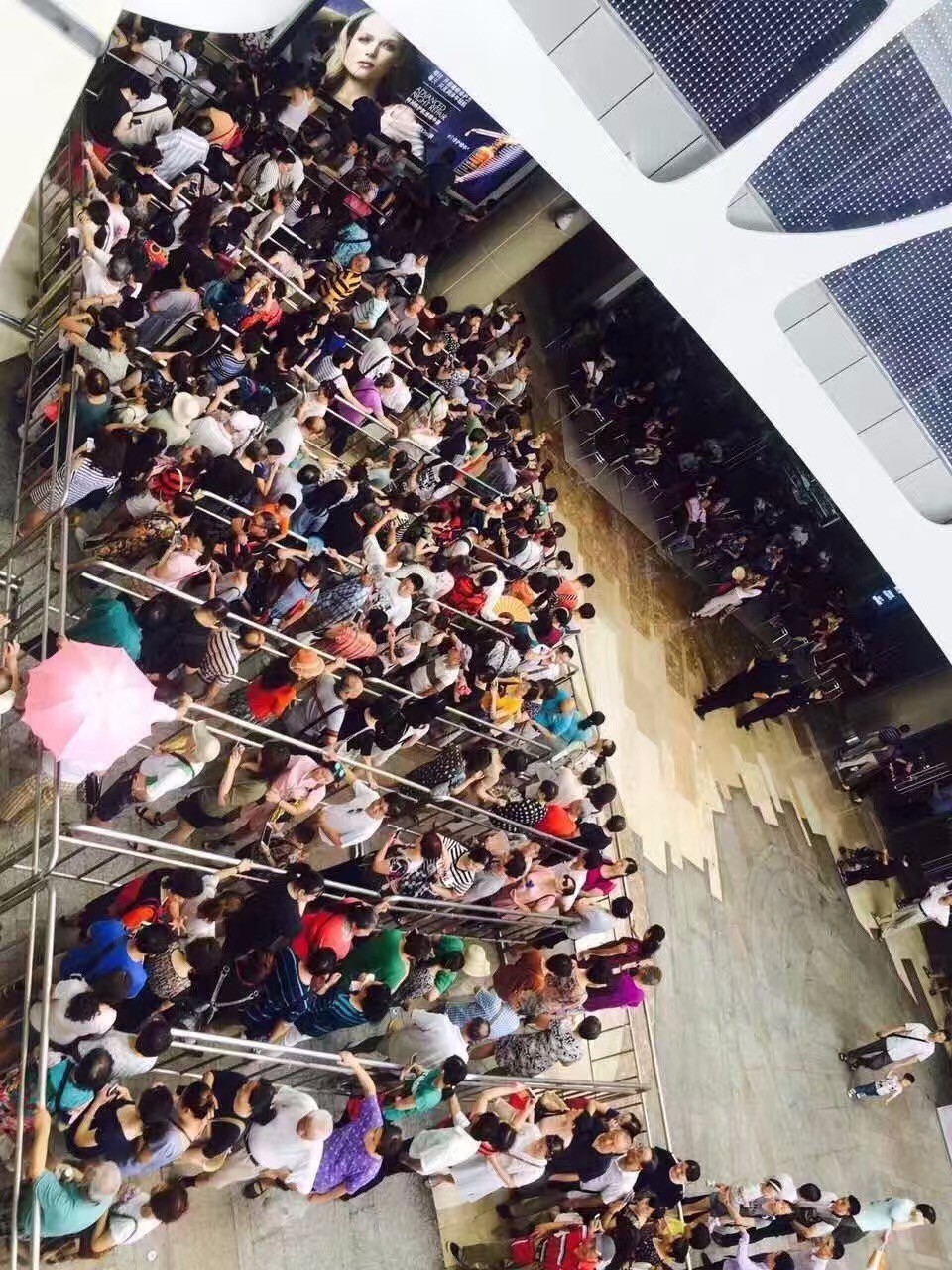 上海市内免税店,上海最大的免税店买手机