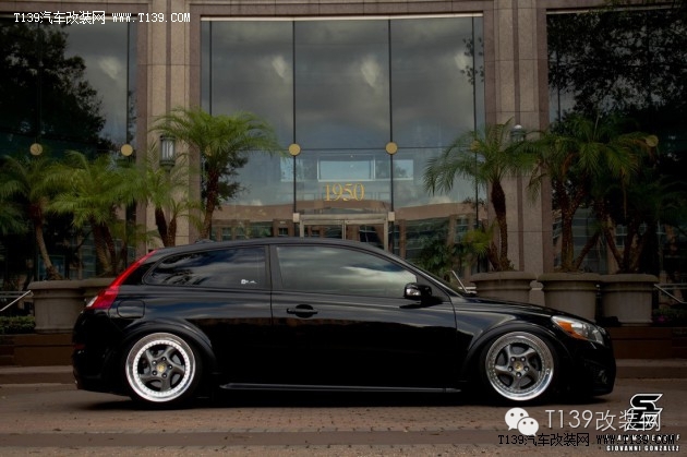 沃尔沃c30内饰改装案例,沃尔沃c30改装最新案例