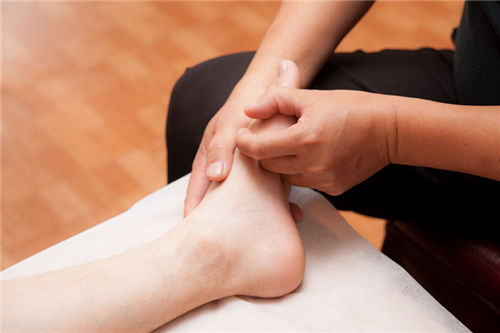 足浴背部按摩手法18步骤,足浴的正确按摩方法