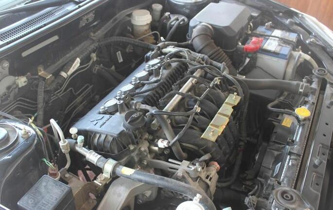 老款菱悦v3灯光高低调整,15款菱悦v3手动风采版