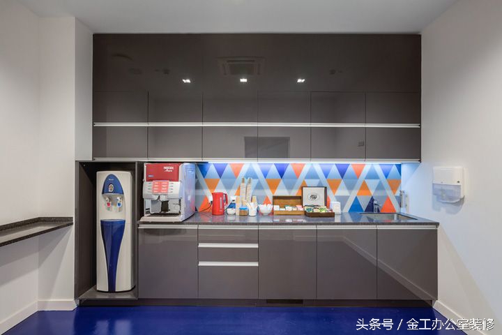 利乐包装Tetra Pak总部，办公室装修竟然用折叠纸盒？