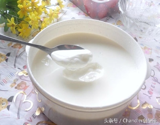 喝酸奶能缓解慢性胃炎吗,喝酸奶能预防肝性脑病吗