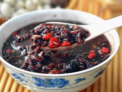 22岁小伙因斑秃或失女友，15年专家临床经验倾囊相授辩证施治