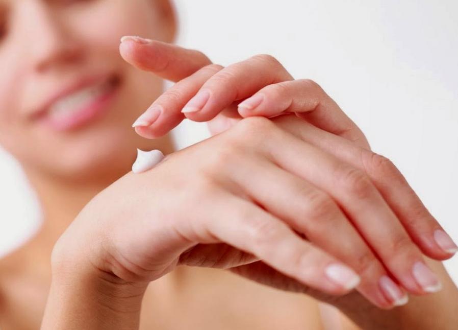 手掌起皮是什么原因造成的,手掌起皮什么原因怎么办