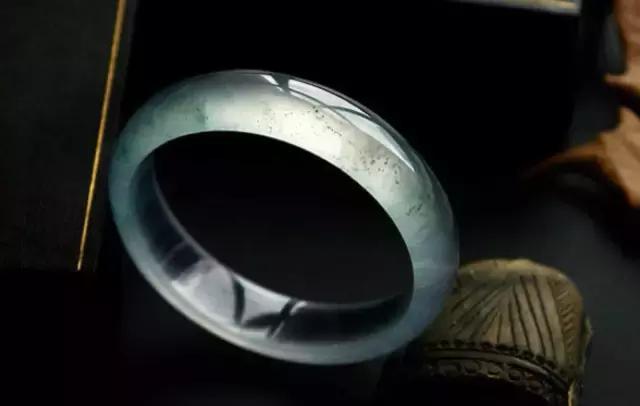 翡翠的保养技巧和方法图片全解,翡翠保养技巧和方法图片