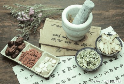 壁虎化痰散结散瘀祛风通络开胃，治疗淋巴肿瘤有殊功