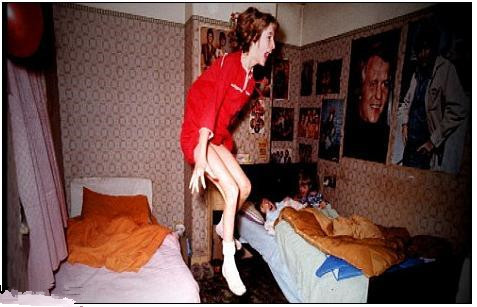 异闻录鬼片,拍到鬼影的诡异照片