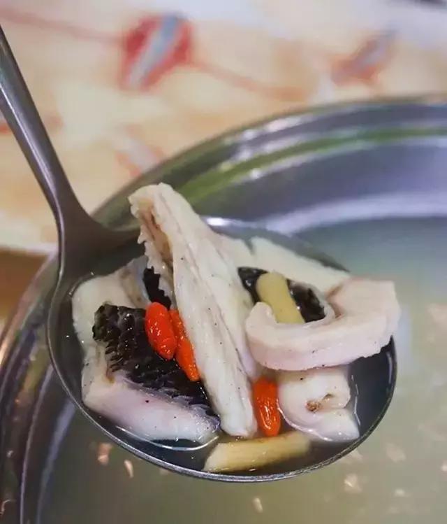 这家神奇的鱼火锅，一路从龙岗火到市中心，两年狂开7家分店！