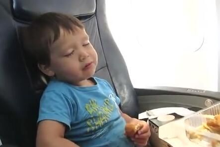 小孩坐飞机晕机怎么办,宝宝晕船怎么办最有效方法