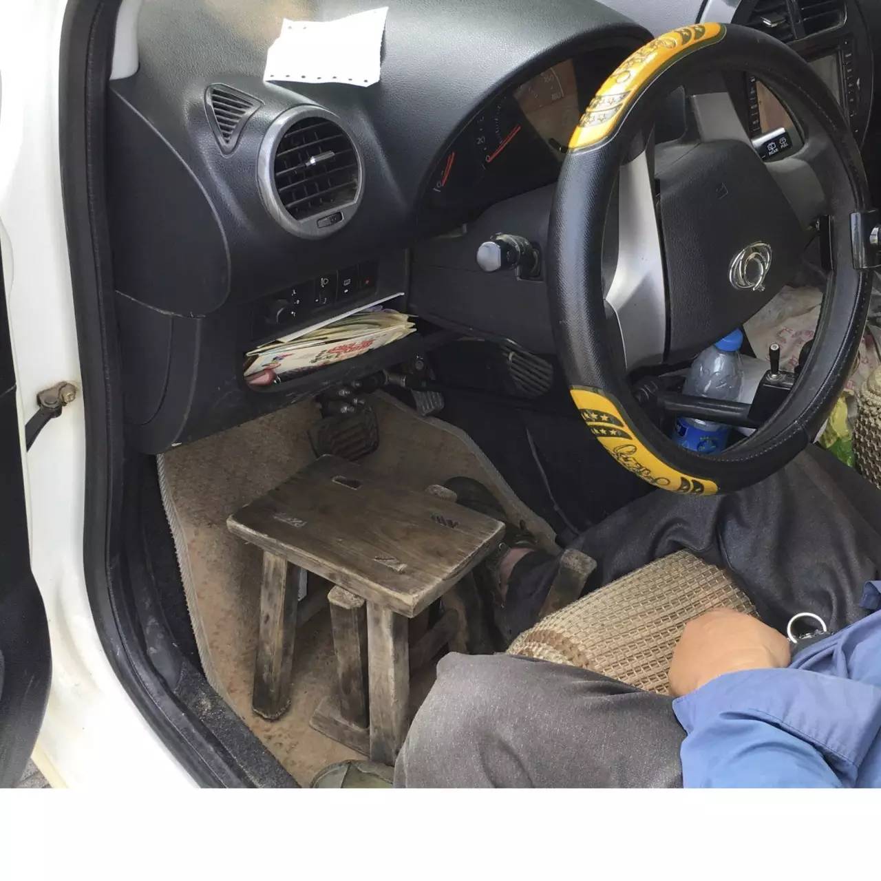 残疾人申请机动车驾驶证的条件是,左手残疾人驾驶证的申领条件