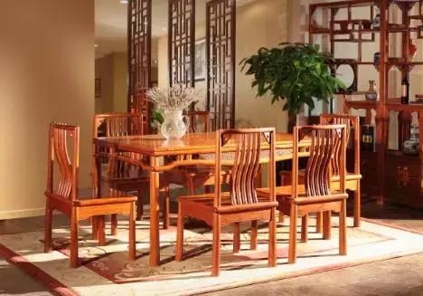 为什么越来越多家庭选择红木家具,为什么人们越来越爱好红木家具