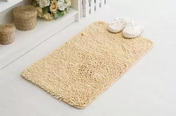 家里地毯脏了最简单清理干净方式,家里的地毯脏了在家怎样清洗