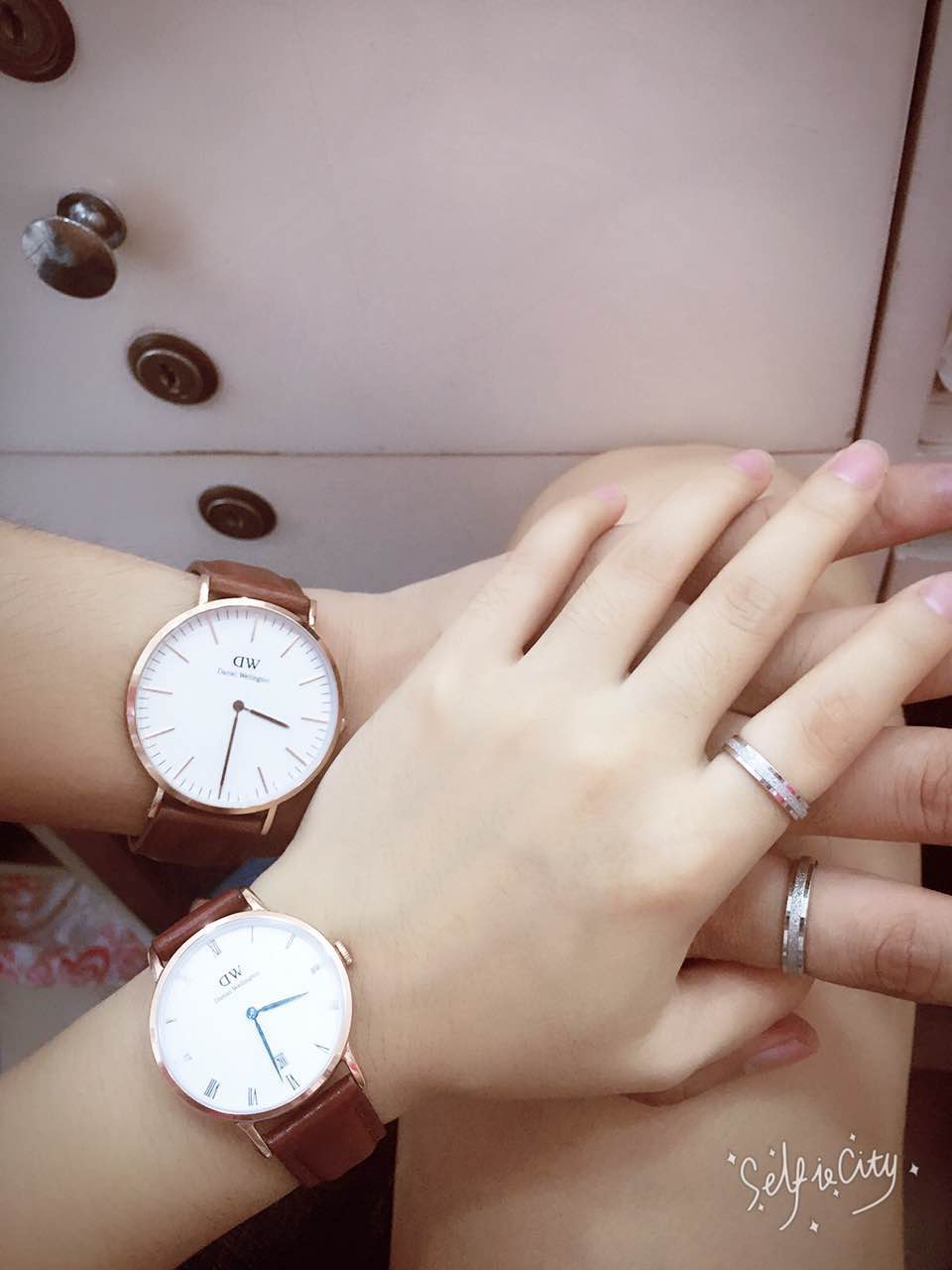 dw经典手表情侣,dw手表简约经典情侣款
