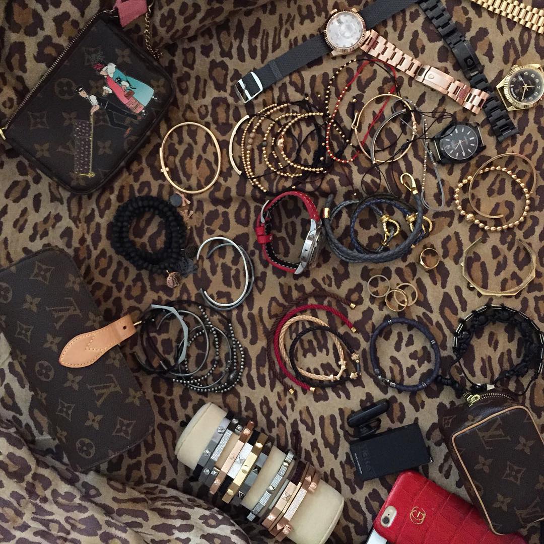 晒*过包**时了！这个白富美有数不清的配饰