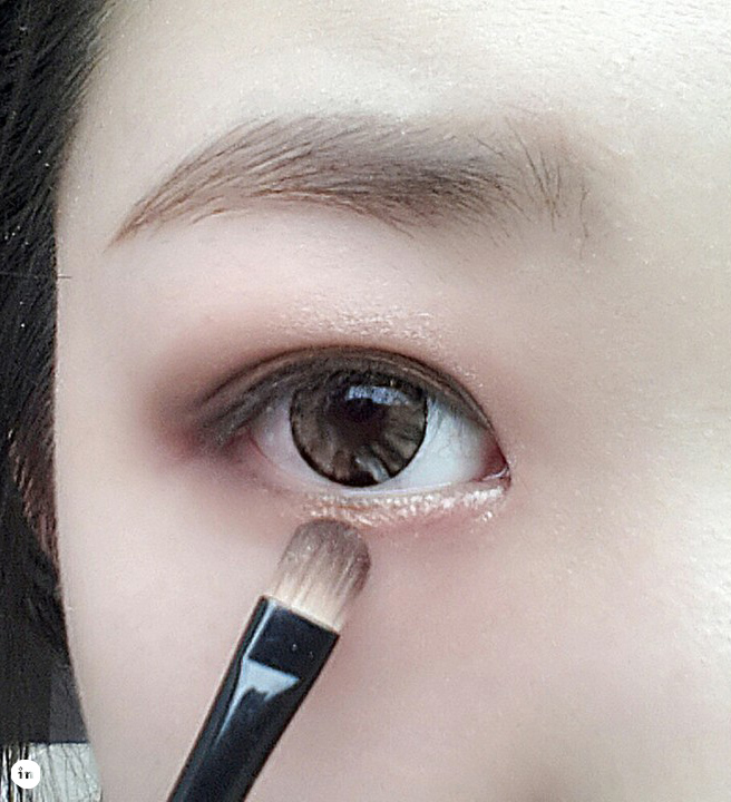 烟熏妆眼妆画法教程,港风烟熏妆眼影画法