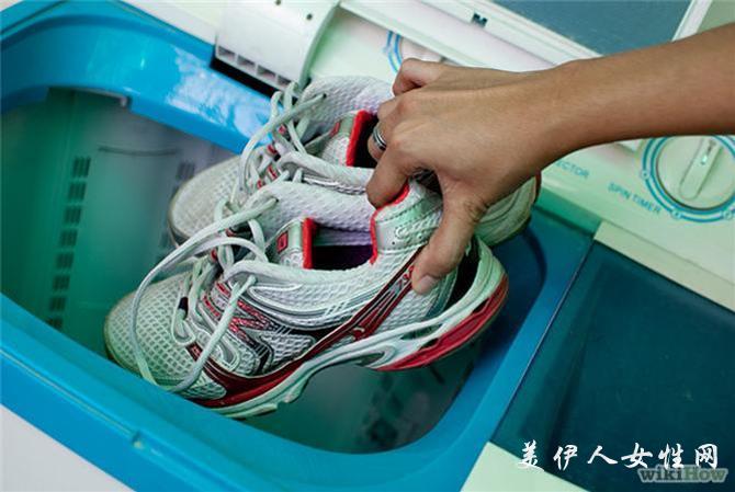 脚突然就出汗发臭,脚没烂不痒却散发出臭味