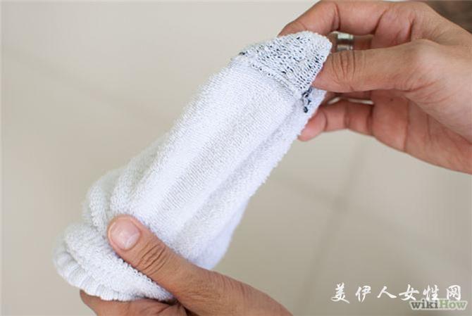 脚突然就出汗发臭,脚没烂不痒却散发出臭味