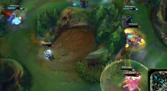 刚毅战锤重铸归来LPL揭幕战新版波比惊艳登场