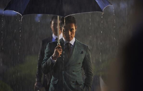 三星、LG贯穿剧情，聊聊韩国影片《局内人》中出现的电子产品