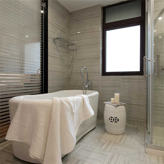 浴缸底下渗水怎么处理,浴缸底下漏水怎么补救