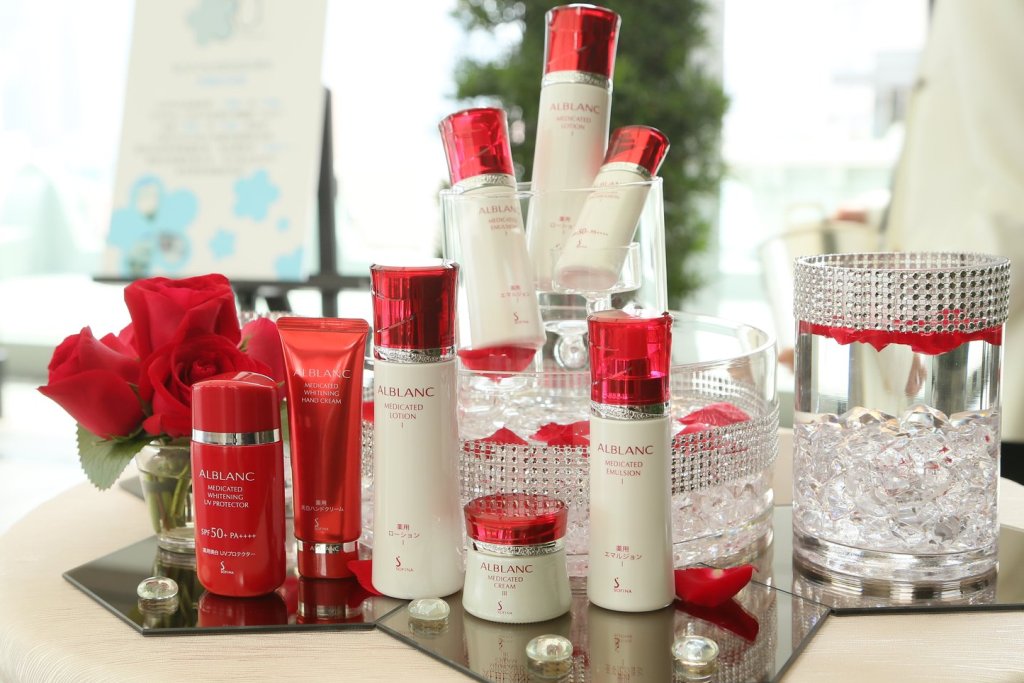 频繁“打飞的”，必备技能为面子形象工程背书