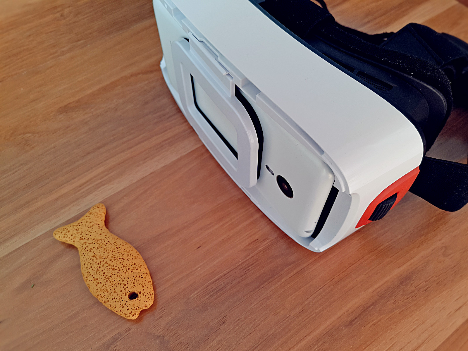 vr眼镜看小视频可以身临其境嘛,普通vr眼镜看手机上的视频效果