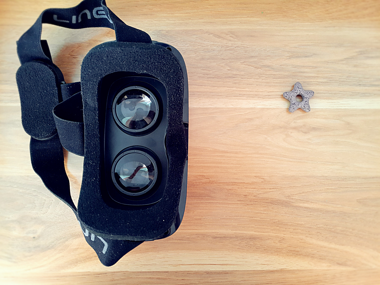 vr眼镜看小视频可以身临其境嘛,普通vr眼镜看手机上的视频效果