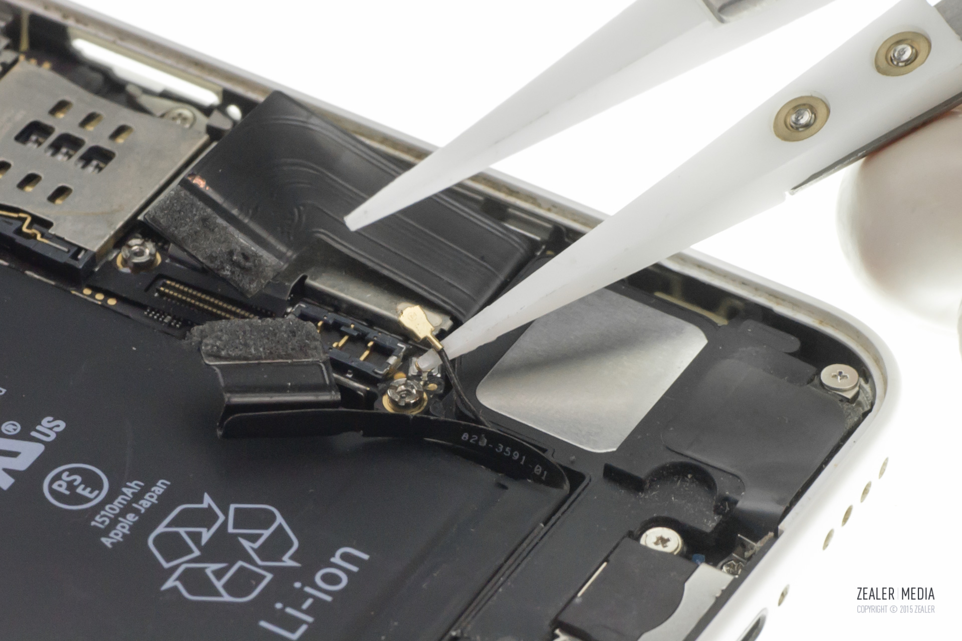 拆修iphone手机,苹果5c换后壳