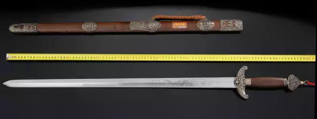 花纹钢乾隆宝剑,乾隆年制宝剑