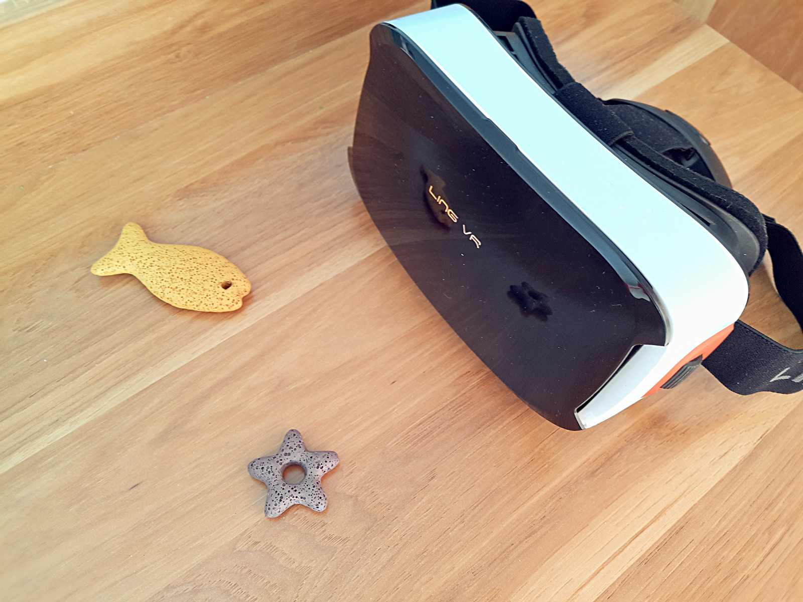 vr眼镜看小视频可以身临其境嘛,普通vr眼镜看手机上的视频效果