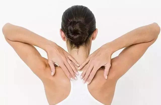 你以为粗腰、厚背只是让你看起来老了20岁而已吗？！